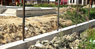 Фундамент под забор заказать в Добрянке - заливка фундамента для забора | от 1573 за п.м.